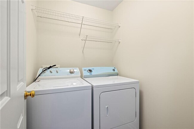 Building Photo - 1124 Sadlers Way