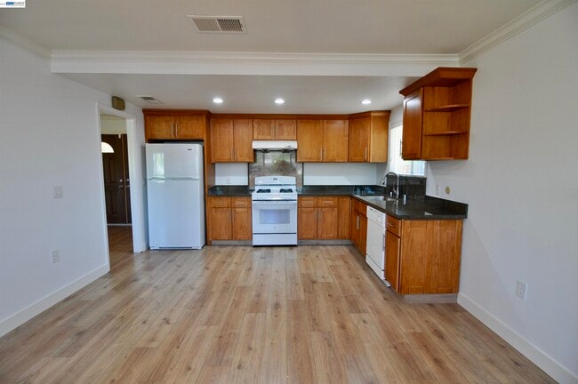 Building Photo - 9127 Tangerine St
