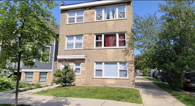 Primary Photo - 6101 N Paulina St