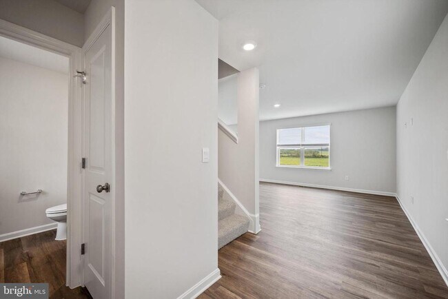 Primary Photo - 116 Woodford Dr
