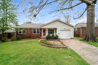 Building Photo - 5220 S Oswego Ave