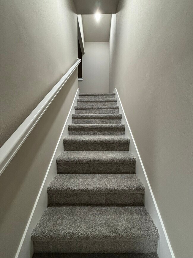 Building Photo - 470 Azurite Rd