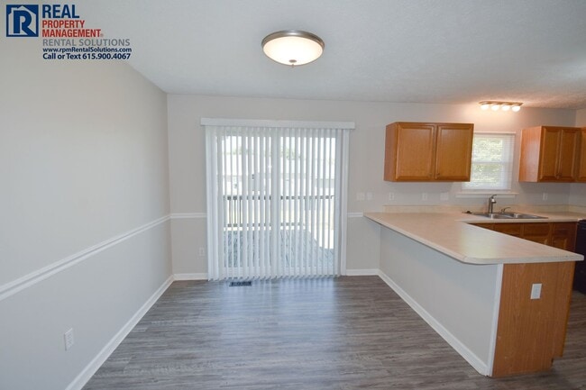 Building Photo - Adorable 3BR/2BA, attached 2 car garage in N. Murfreesboro on a corner lot!
