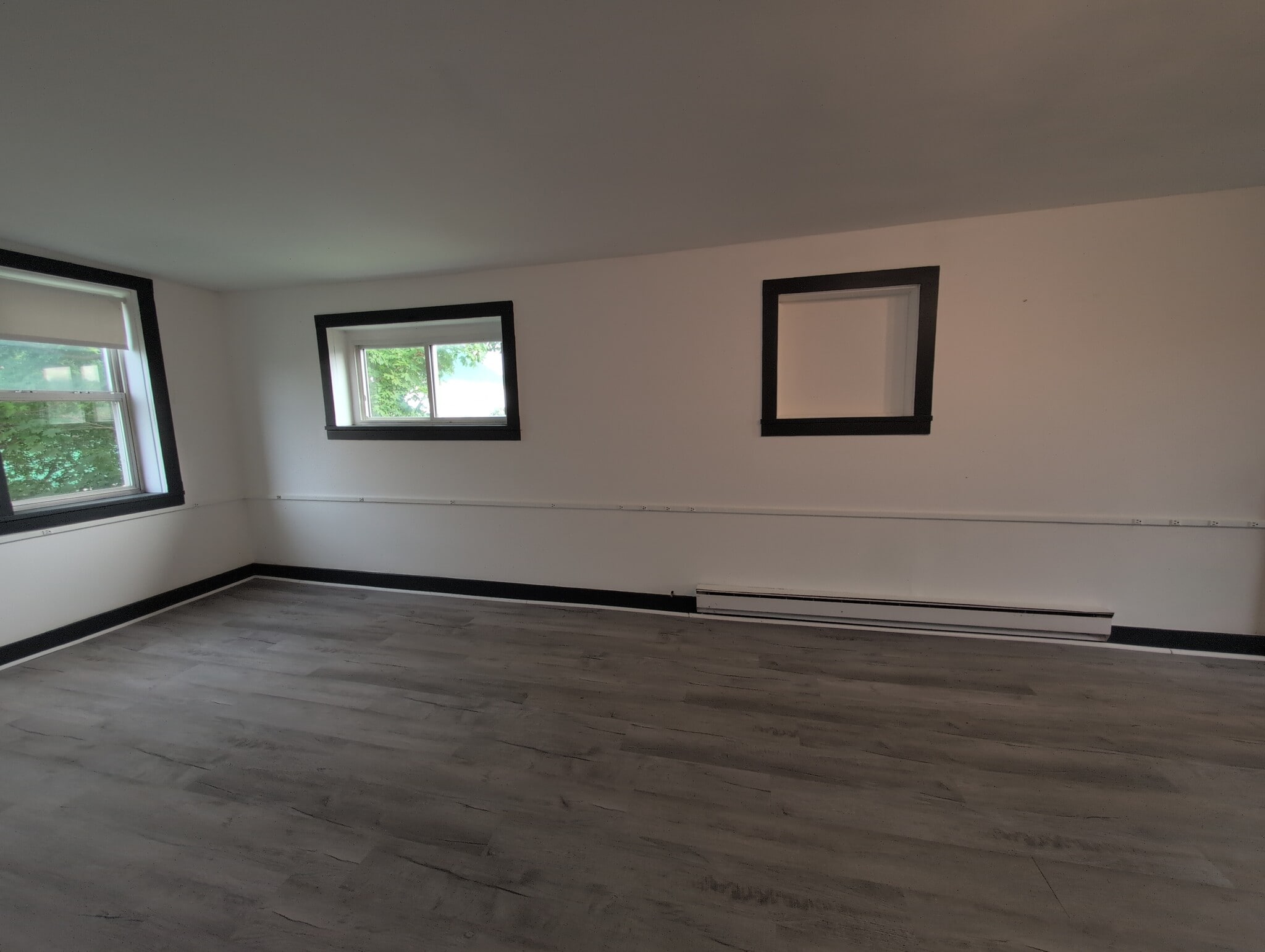 Style E6: studio - 21 Depot St