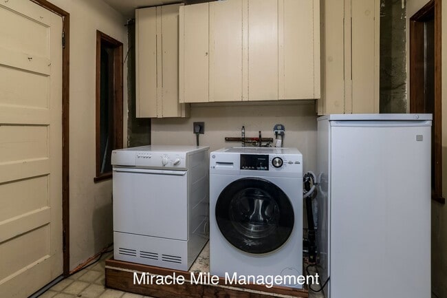 Building Photo - Unique Tudor Style Home with bonus cottage