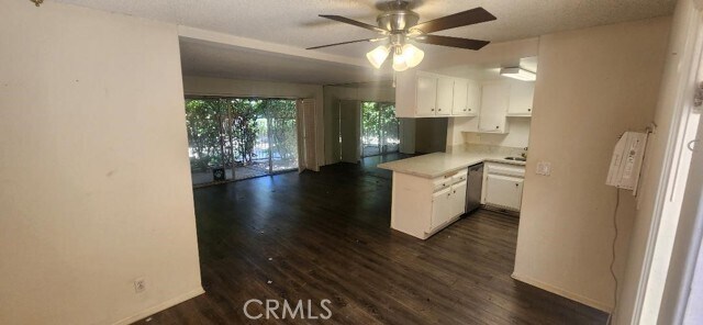 Building Photo - 3050 S Bristol St