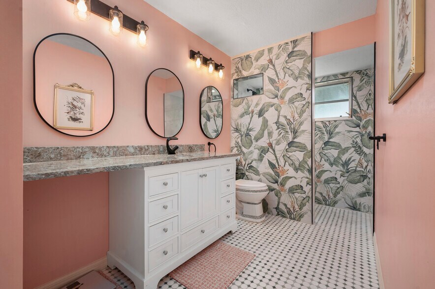 Building Photo - 12879 SW Kings Row