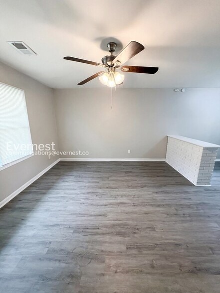 Building Photo - 1689 Thrasher Ct