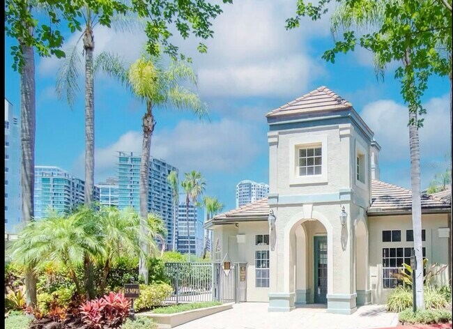 Building Photo - 705 Seagate Dr