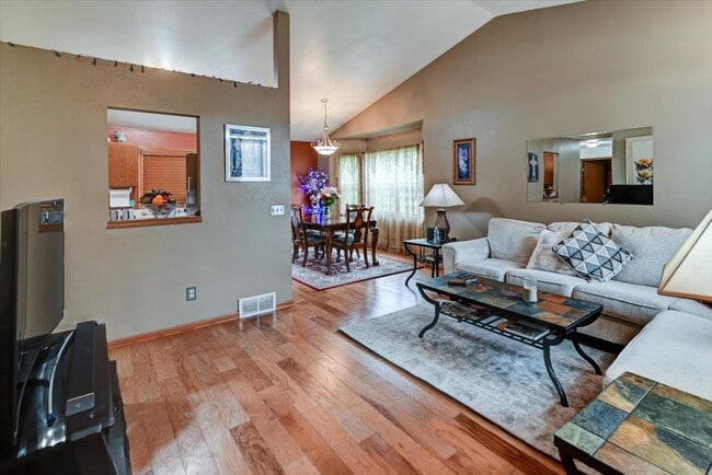 Building Photo - 1214 Carpenter St