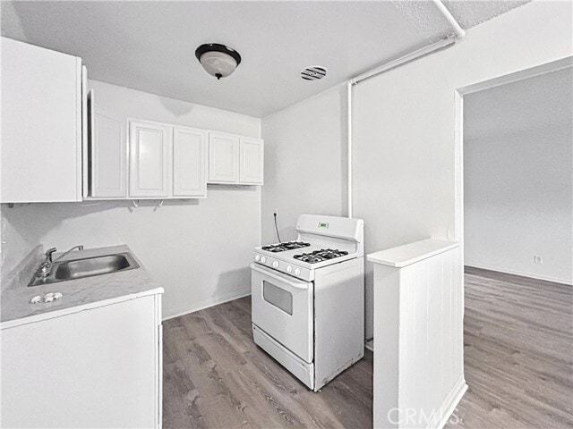 Building Photo - 1109 S Minnie St