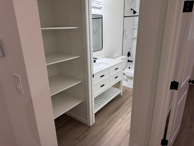 Building Photo - 2118 N Glenn Ave