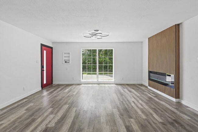 Building Photo - 3423 W Clarendon Dr