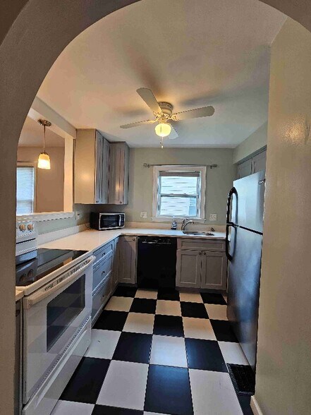 Building Photo - 3717 Charloe Ct