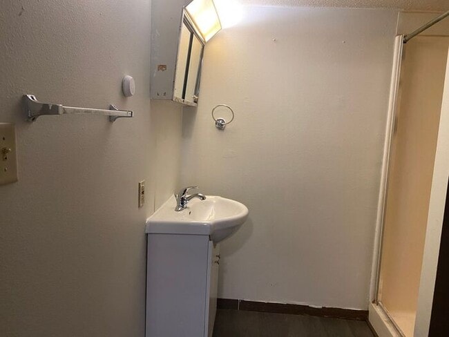 Building Photo - $1,300 | 2 Bedroom, 2.5 Bathroom Townhome | Pet Friendly | Available for July 1st, 2026 Move In!