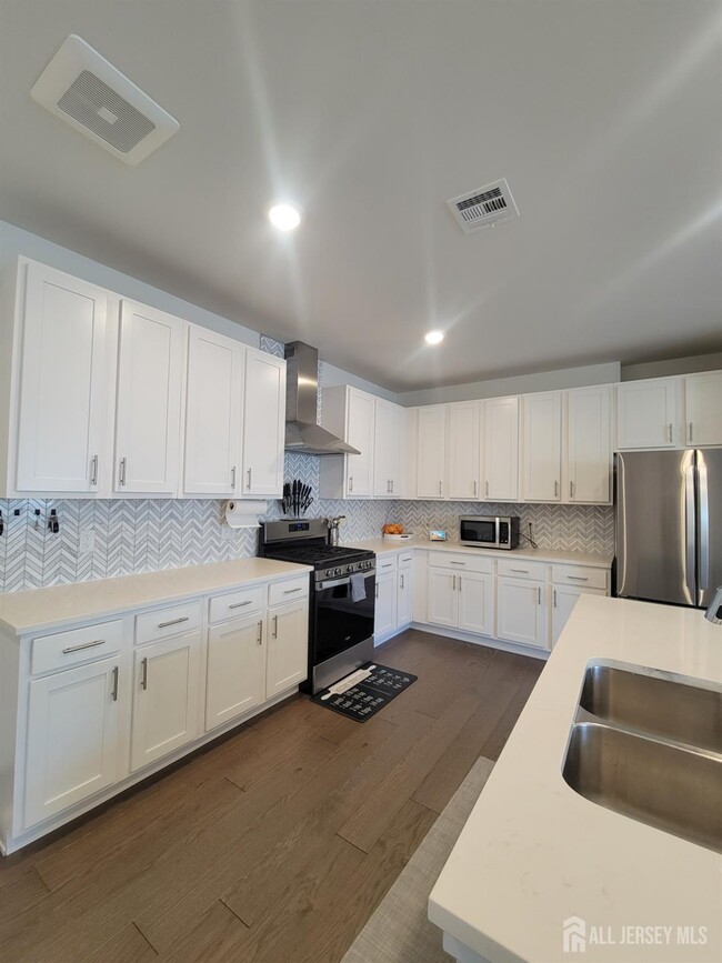 Building Photo - 231 Lorhan Dr