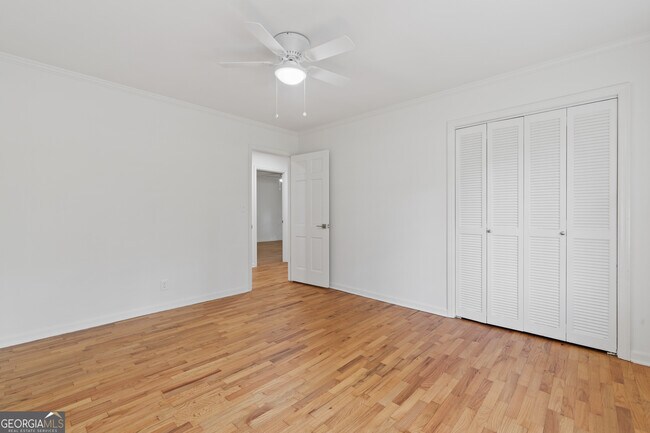 Building Photo - 223 Brookwood Dr