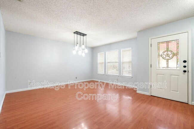 Building Photo - 17427 Sapphire Rim Dr