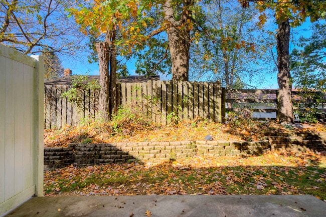 Building Photo - Available for the 2026-2027 lease term.