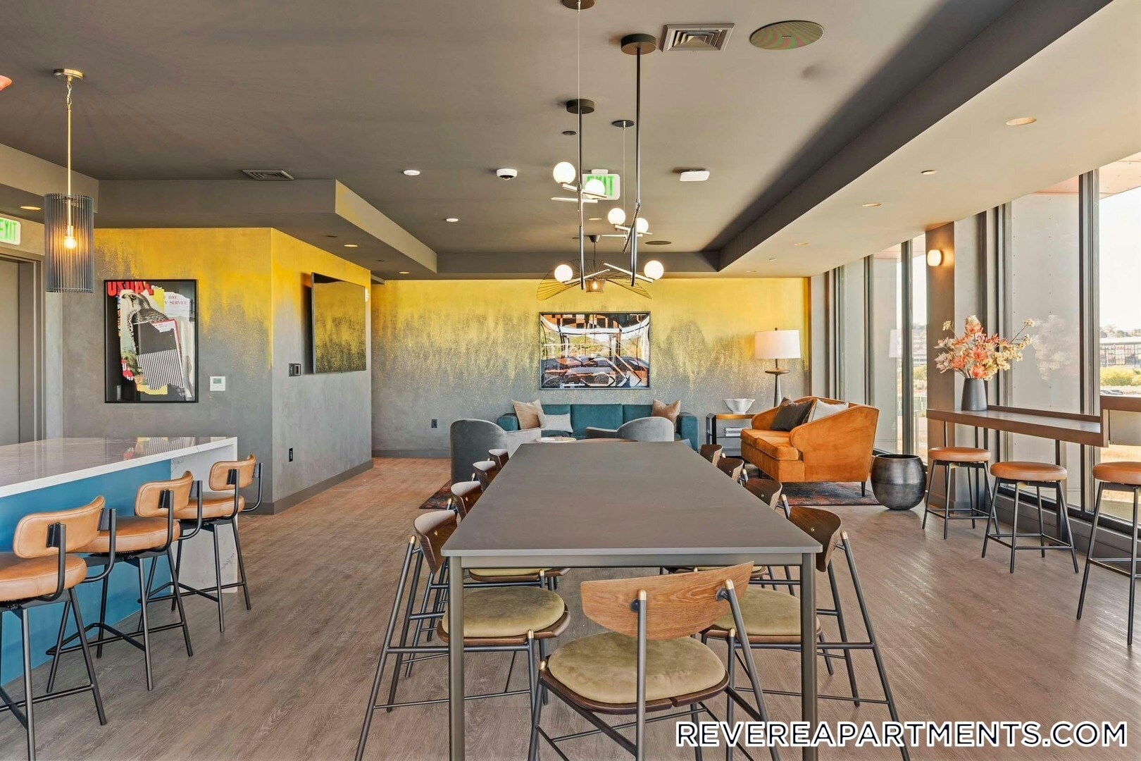 Building Photo - 328 Bank St