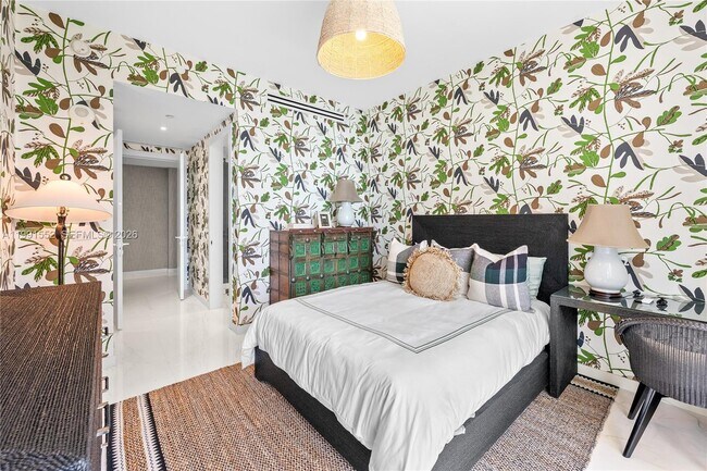 Building Photo - 300 Biscayne Blvd Way