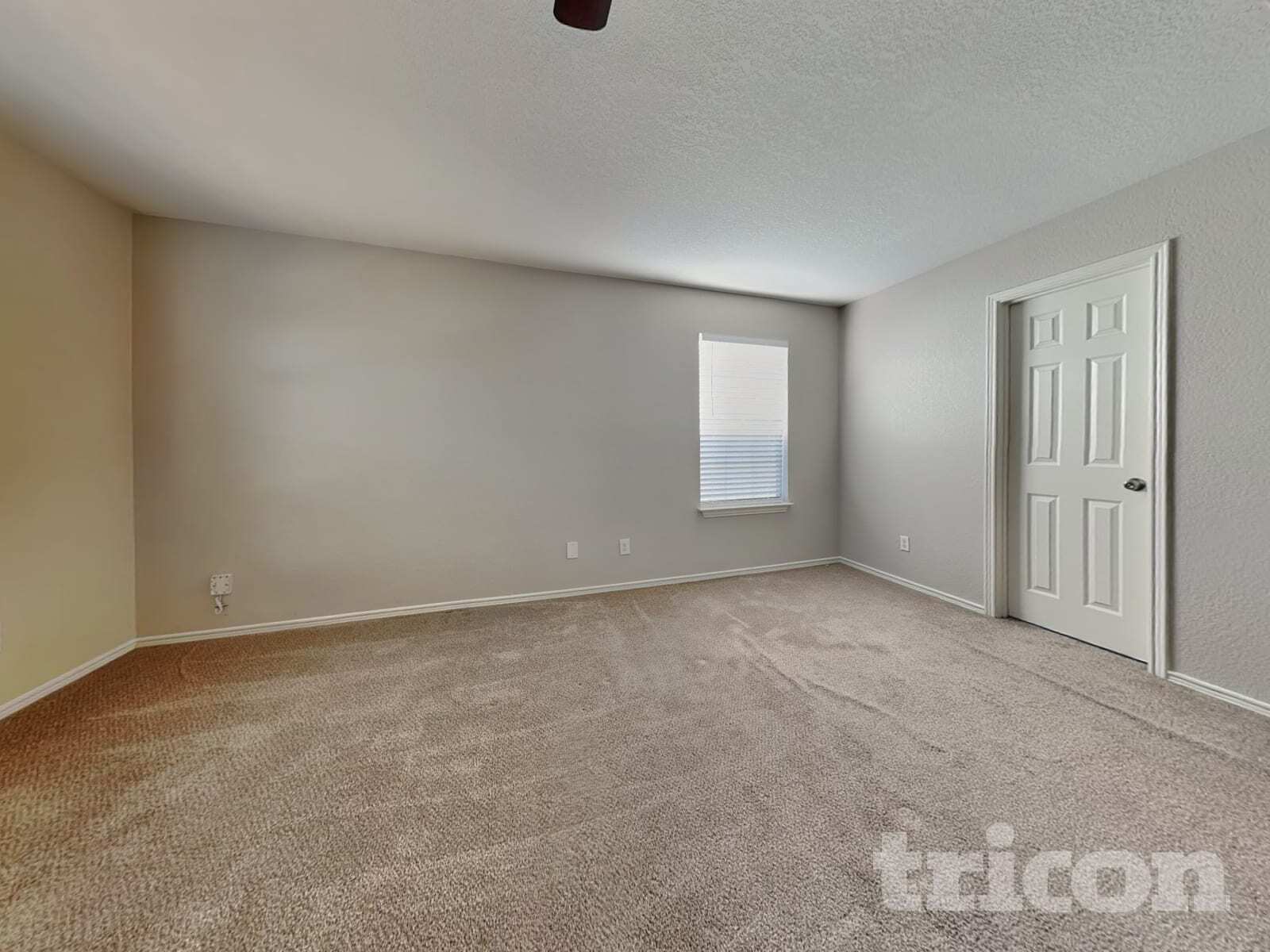 Building Photo - 160 Hinge Path