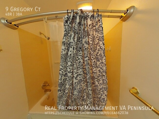 Building Photo - Single Home in Holiday Park of Hampton for...