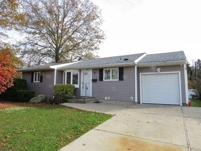 Building Photo - Prime Plainview Ranch