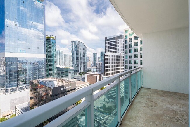 Building Photo - 950 Brickell Bay Dr