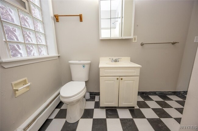 Building Photo - 1953 Falls St