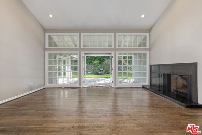 Building Photo - 1277 N Norman Pl