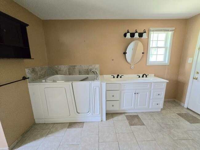 Building Photo - 3316 E Princeton Rd