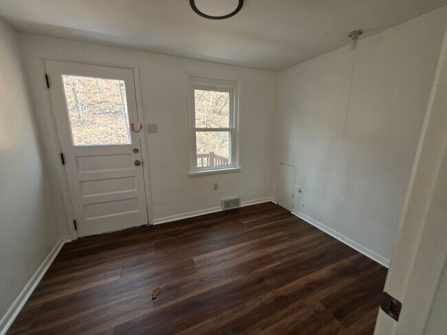 Building Photo - 4 Bedroom House for Rent in Shaler Schools !