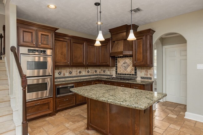 Building Photo - 3215 Canna Lily Ct