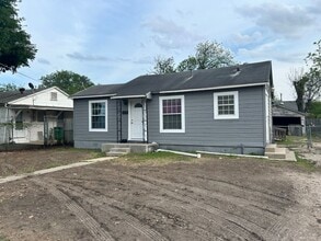 Building Photo - 626 Kirk Pl