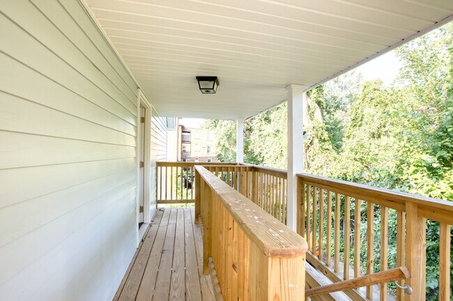 Building Photo - 12 Martin St