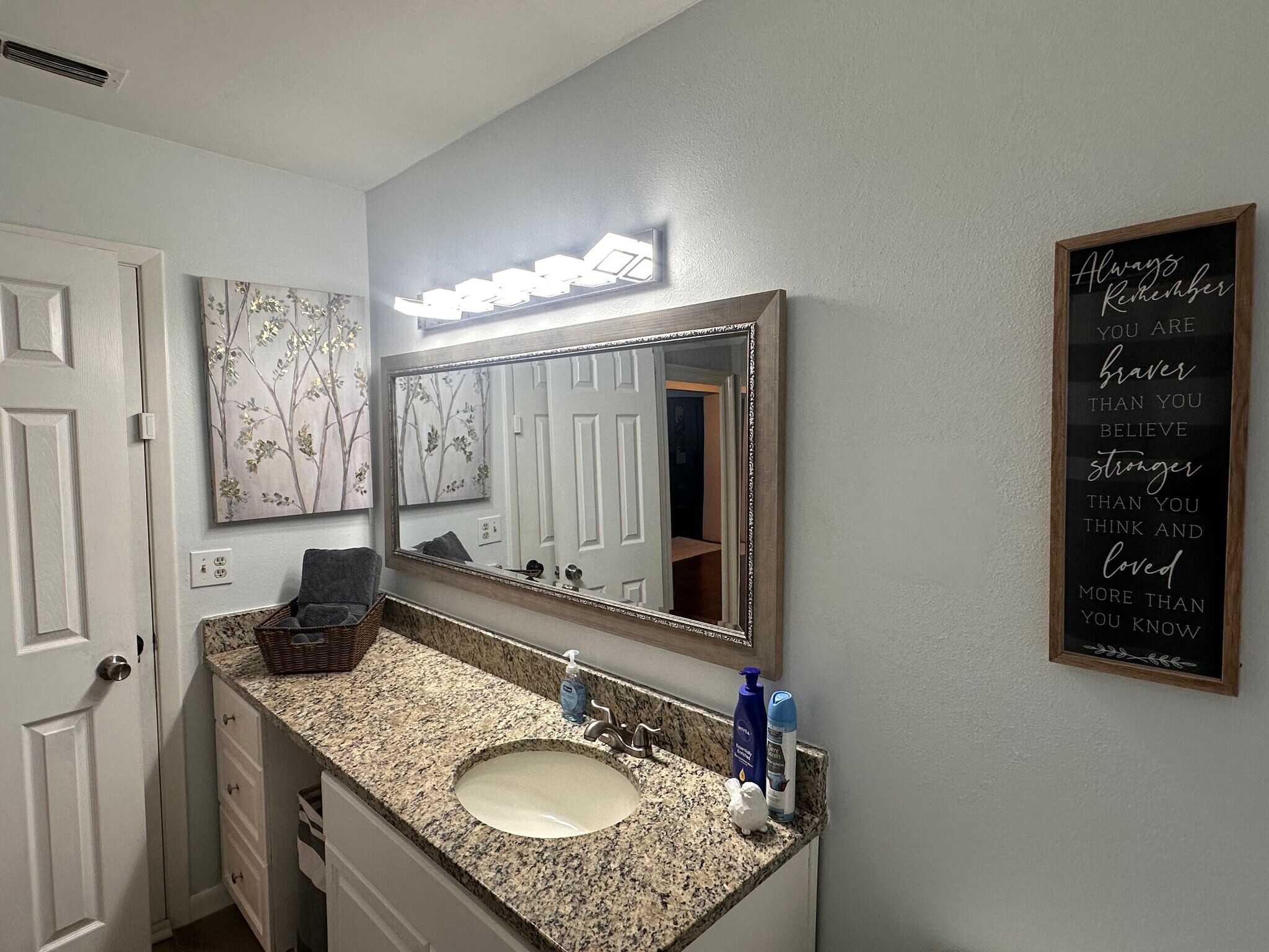 Building Photo - 5015 Ashmeade Rd