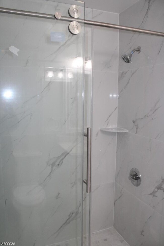 Building Photo - 2 Washington Ct