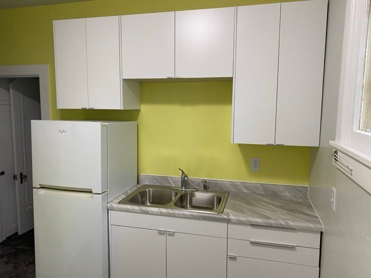 Kitchen - 215 Maple St