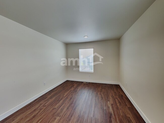 Building Photo - 4814 87th Ave NE