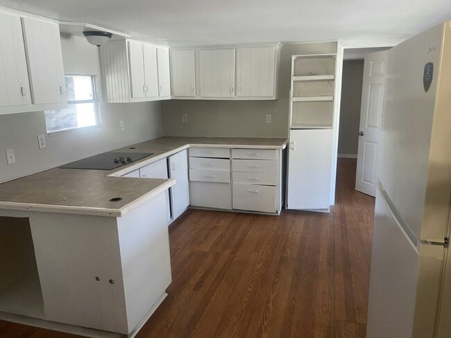 Building Photo - 19 Circle Dr