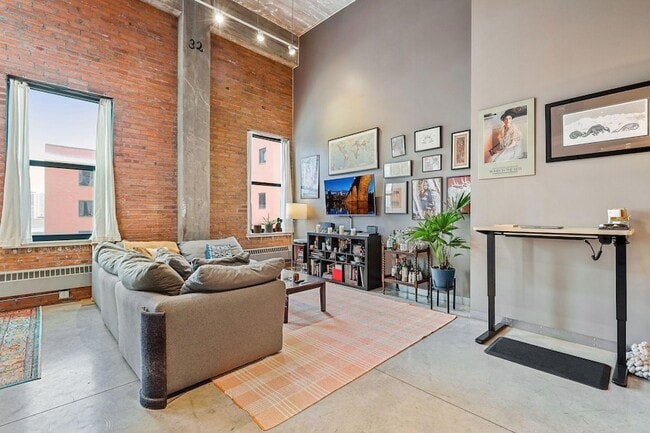 Building Photo - 250 Park Ave