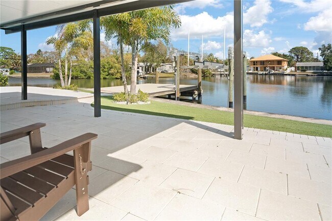 Building Photo - 4543 Carson St NE