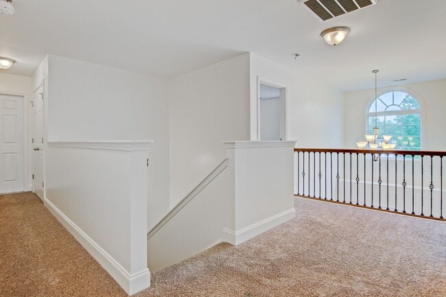 Building Photo - Charming 4 Bed, 3.5 Bath Modern Farmhouse ...
