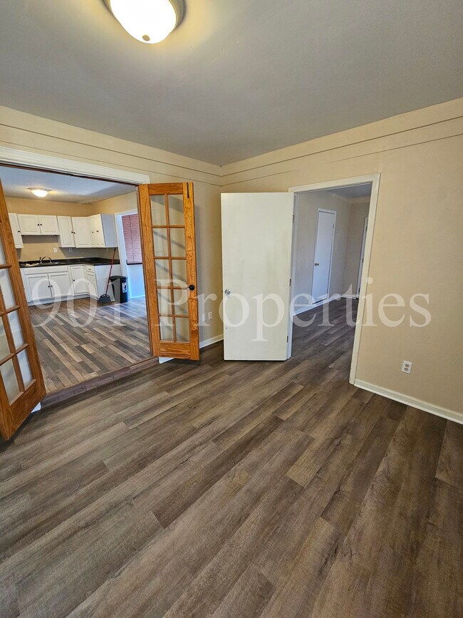 Building Photo - 9018 Moss Point Dr