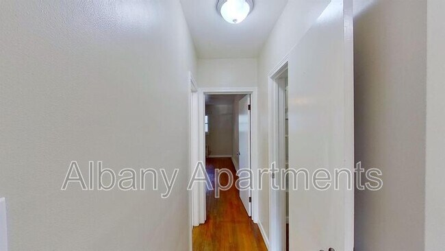 Building Photo - 31 Parkwood St