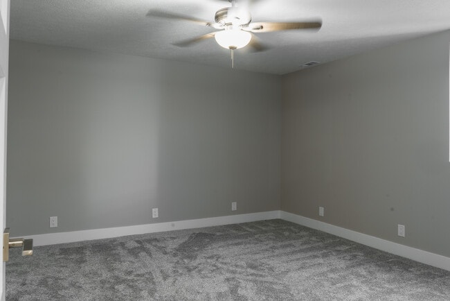 Building Photo - 7337 Collister Rd