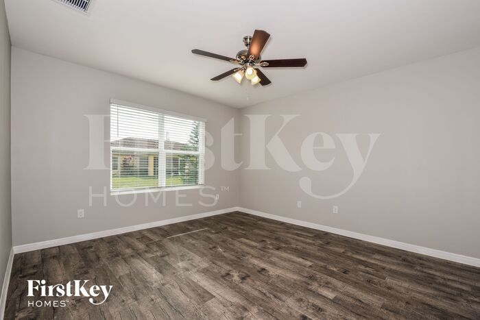 Building Photo - 1912 NW 15th Terrace