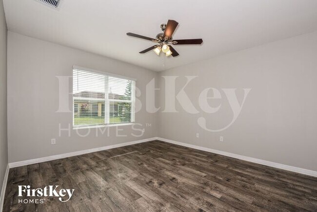 Building Photo - 1912 NW 15th Terrace