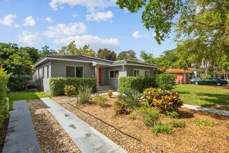 Building Photo - 438 Mendoza Ave